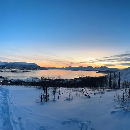 Leilighet Med 1 Soverom I Tromso/Kvaloysletta Med Flott Beliggenhet Og God Utsikt. Kort Vei Til Flyplass. Exterior photo