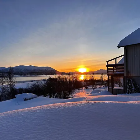 Leilighet Med 1 Soverom I Tromso/Kvaloysletta Med Flott Beliggenhet Og God Utsikt. Kort Vei Til Flyplass. Exterior photo
