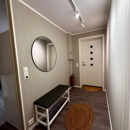 Leilighet Med 1 Soverom I Tromso/Kvaloysletta Med Flott Beliggenhet Og God Utsikt. Kort Vei Til Flyplass. Exterior photo