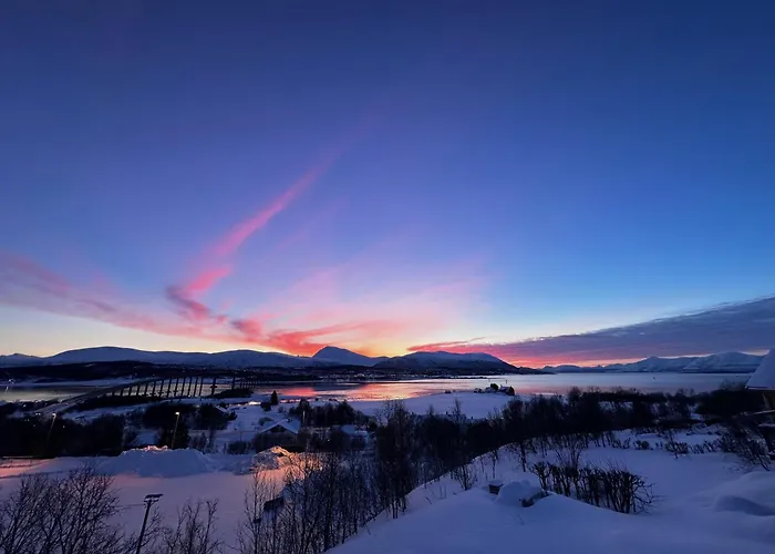 Leilighet Med 1 Soverom I Tromso/Kvaloysletta Med Flott Beliggenhet Og God Utsikt. Kort Vei Til Flyplass.