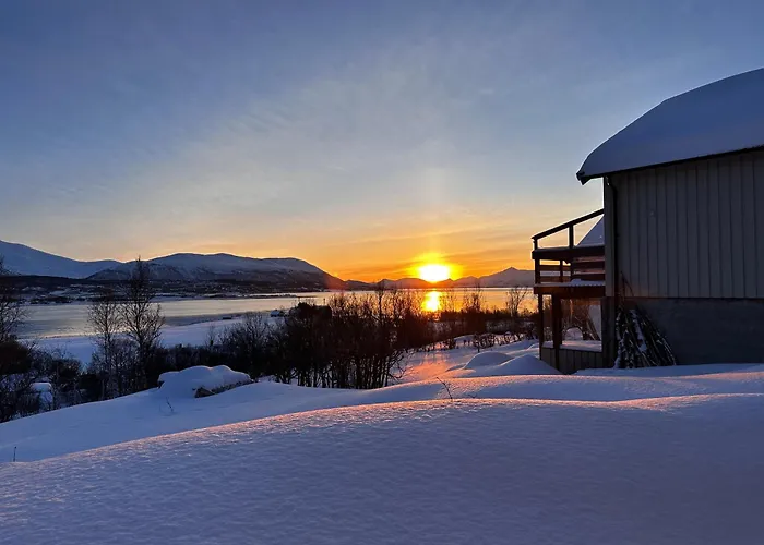Leilighet Med 1 Soverom I Tromso/Kvaloysletta Med Flott Beliggenhet Og God Utsikt. Kort Vei Til Flyplass.