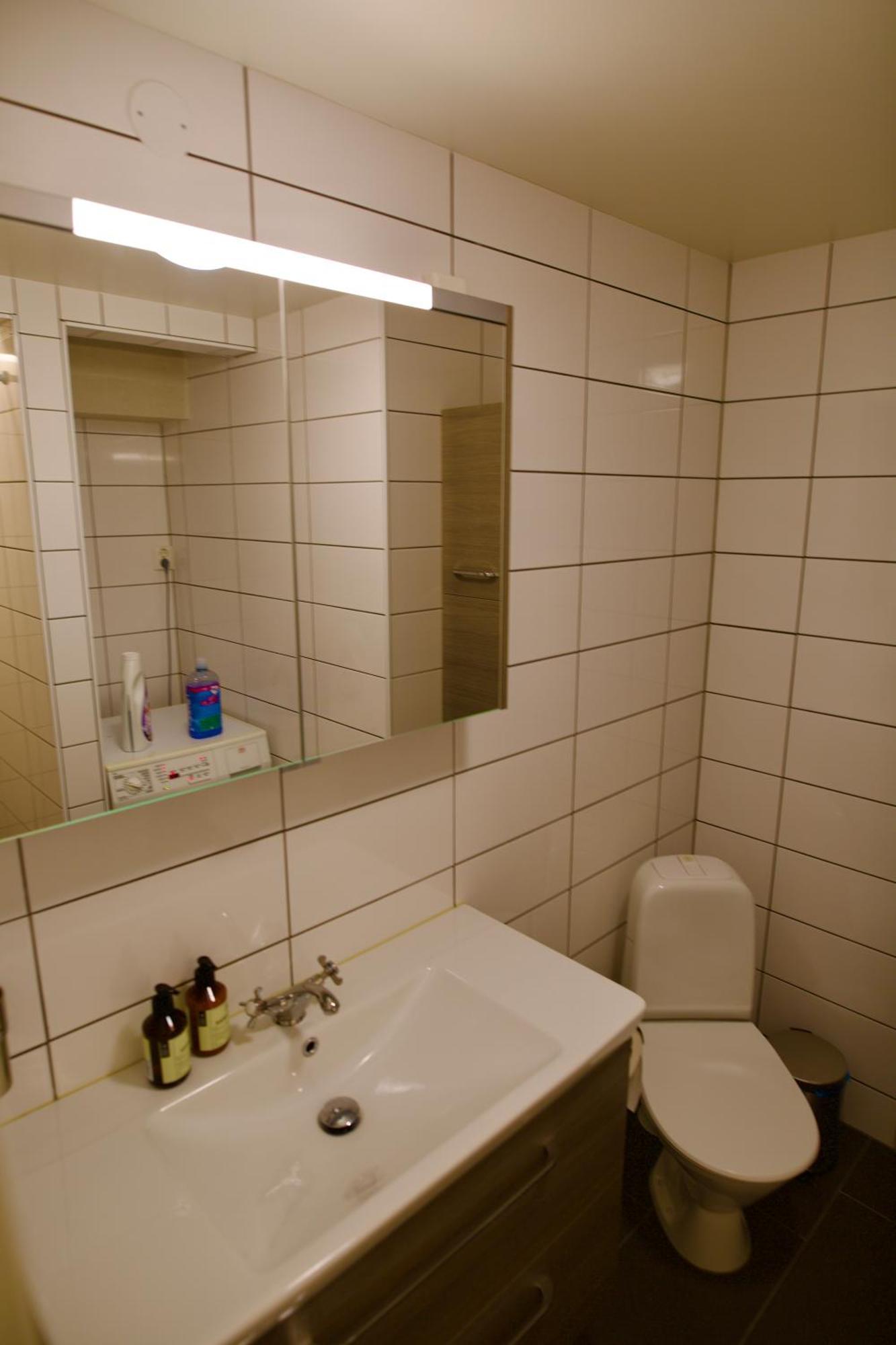 Med 1 Soverom I Tromso/kvaloysletta Med Flott Beliggenhet Og God Utsikt. Kort Vei Til Flyplass. Kvaloysletta