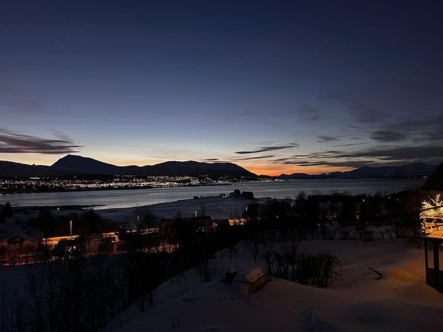 Med 1 Soverom I Tromso/kvaloysletta Med Flott Beliggenhet Og God Utsikt. Kort Vei Til Flyplass. *